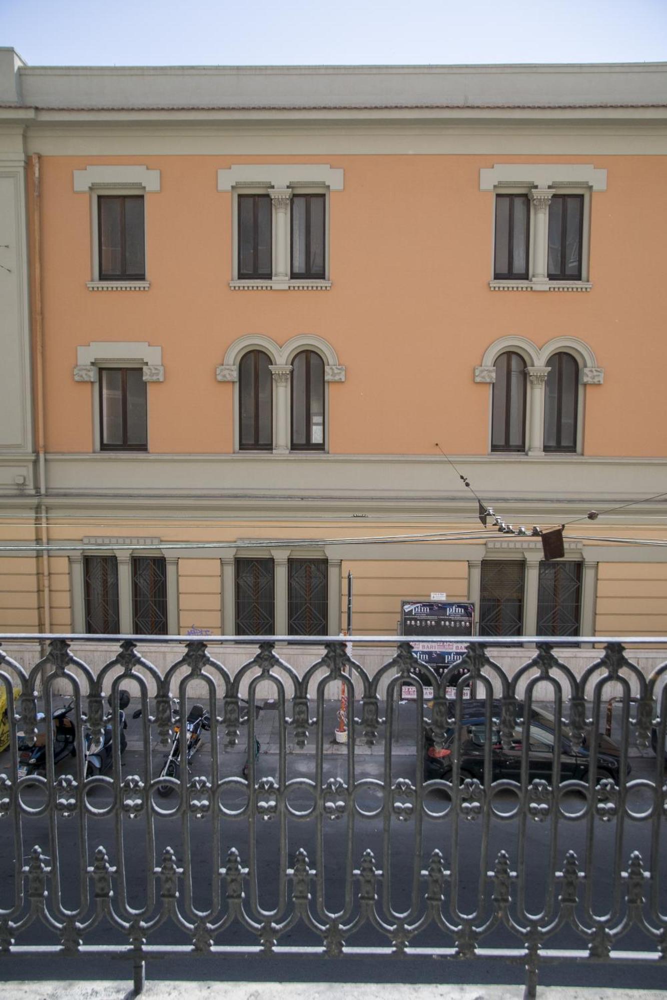 Palazzo Italia Apartments Bari Exterior photo